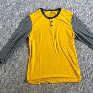 American Eagle Outfitters Yellow and Gray Long Sleeve Tee